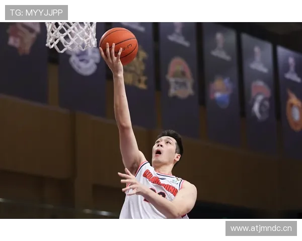 傅海峰场下居然像邻家大叔，这球场王者怎么突然就接地气了？